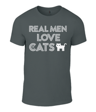 Short sleeve t-shirt - Real Men Love Cats