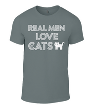 Short sleeve t-shirt - Real Men Love Cats